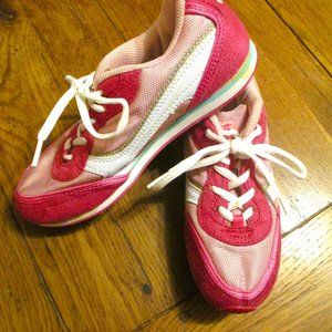 Girl's Avia "Stella" Classic Style Sneaker Size 5